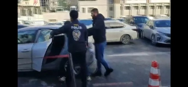 Sosyal Medyada Müstehcen Tuzak! Görüntülü Arayıp Her Şeyi Kayda Aldılar